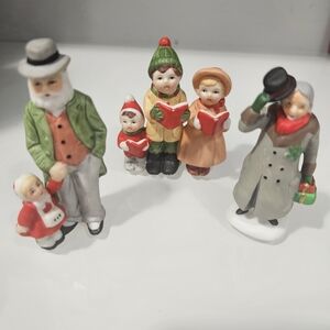 Lefton Holiday Figurine Set